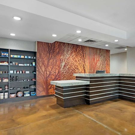 Best Western Plus Lakeview Hotel Madison Екстериор снимка