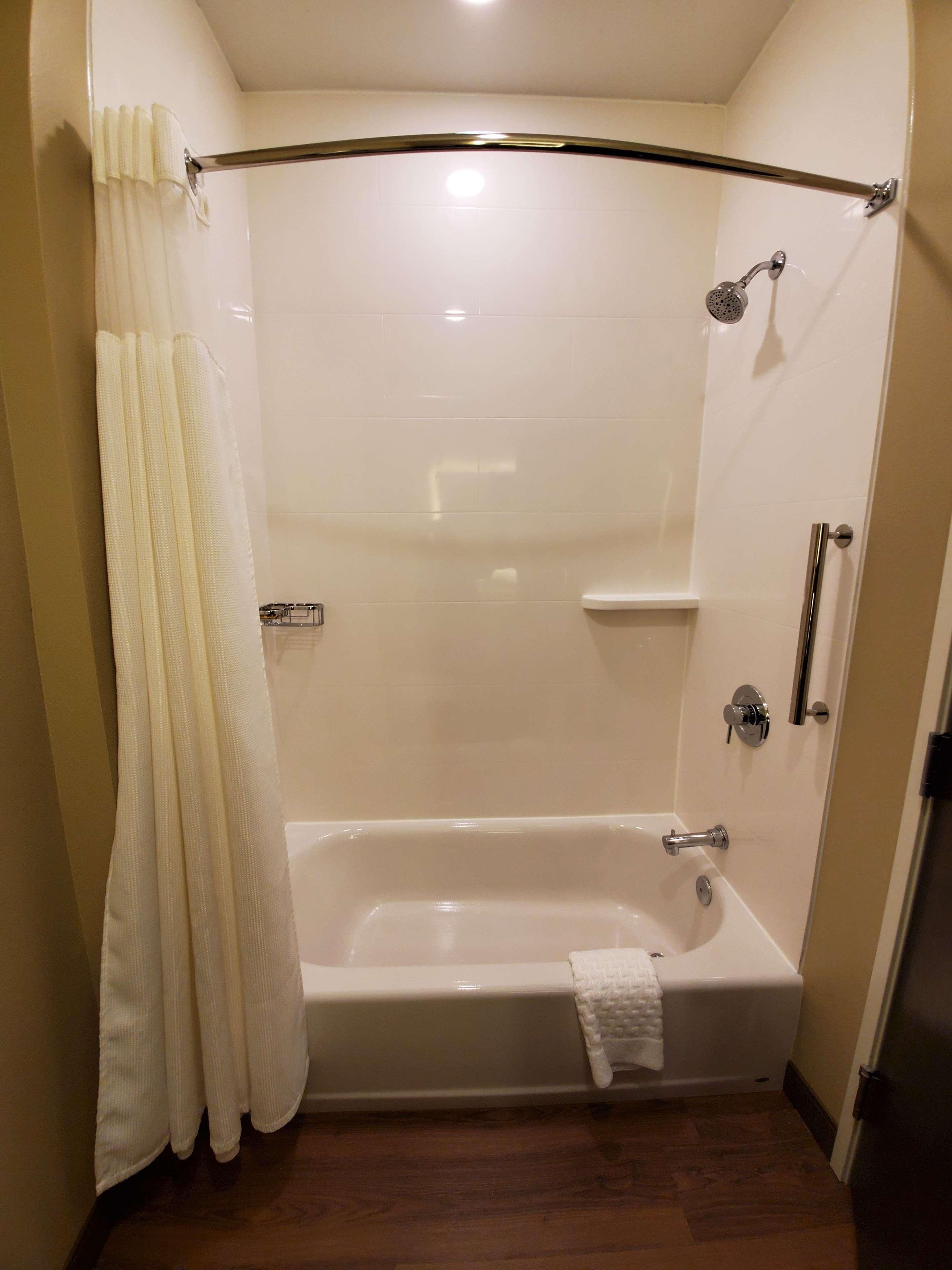 Best Western Plus Lakeview Hotel Madison Екстериор снимка