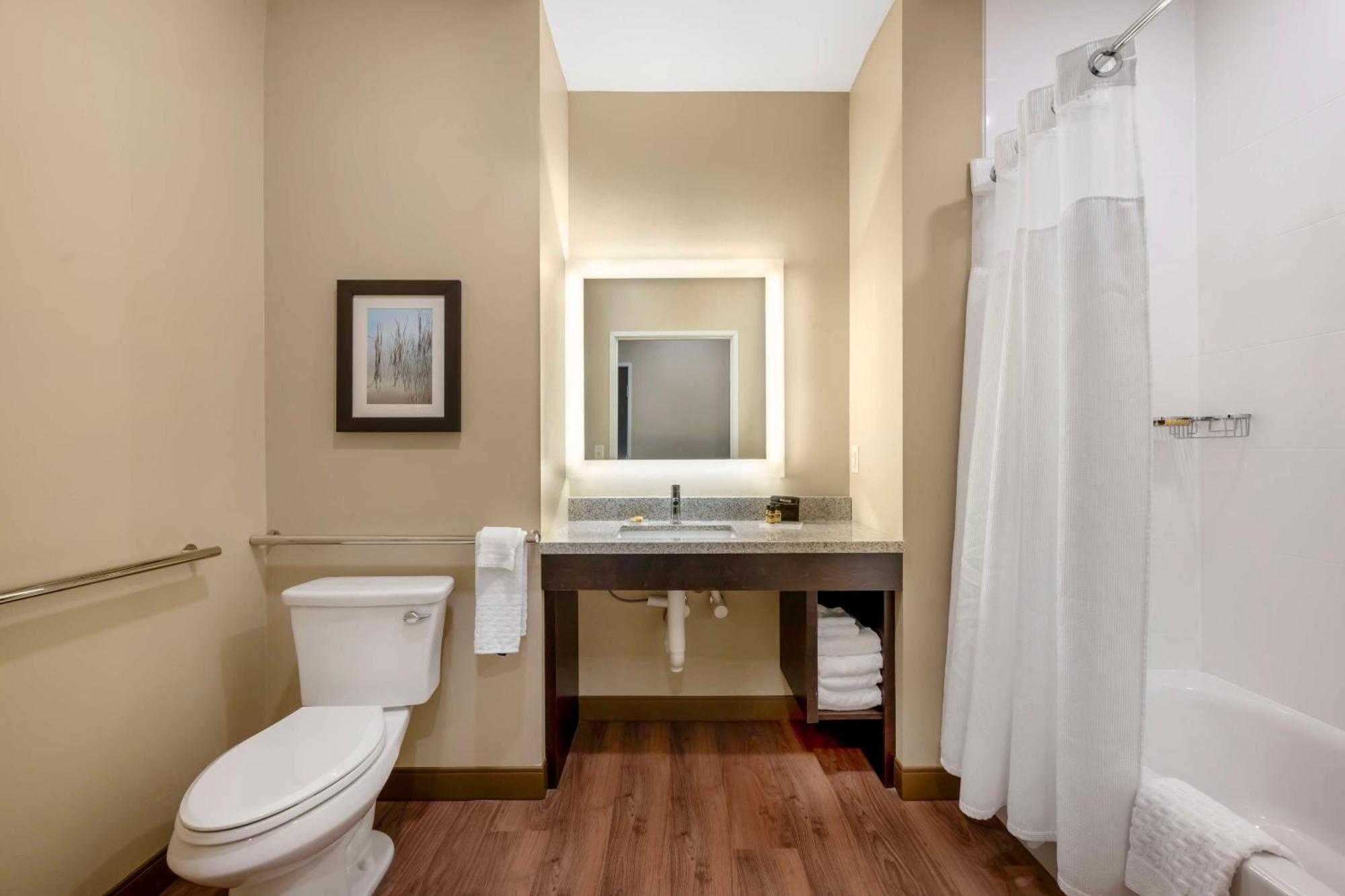 Best Western Plus Lakeview Hotel Madison Екстериор снимка