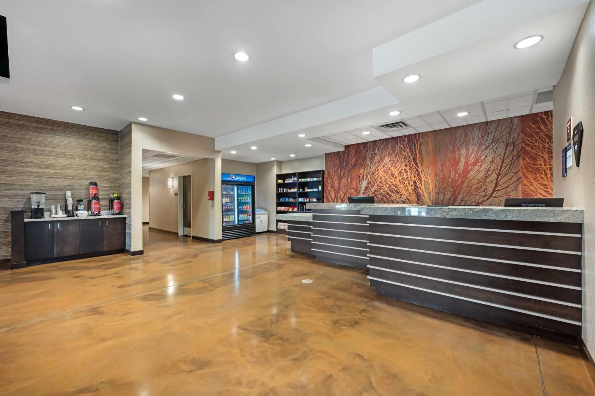 Best Western Plus Lakeview Hotel Madison Екстериор снимка