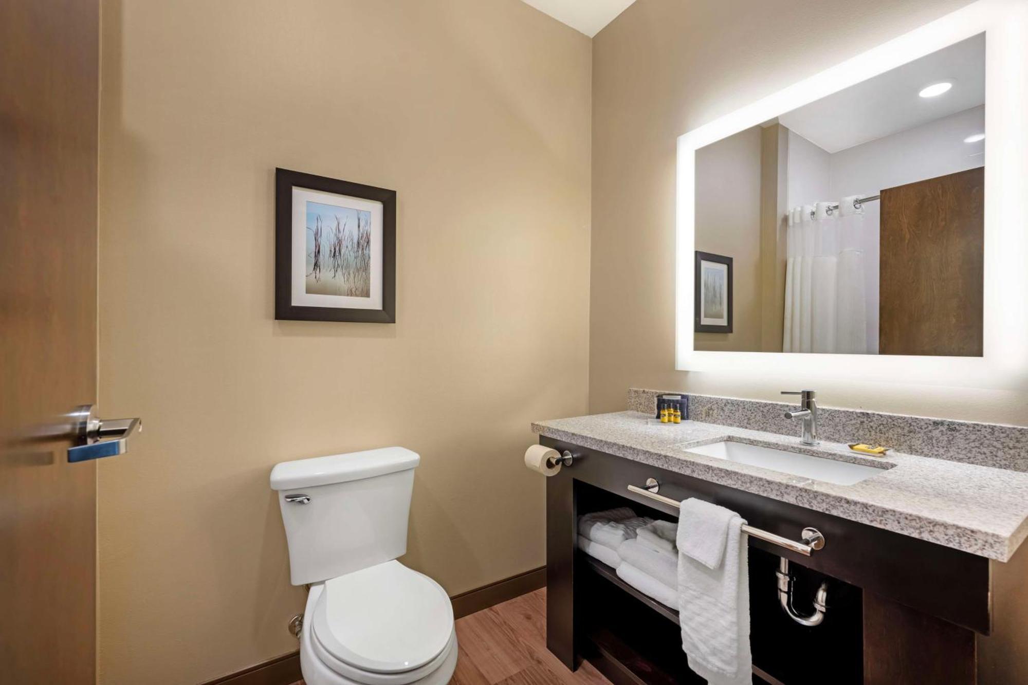 Best Western Plus Lakeview Hotel Madison Екстериор снимка