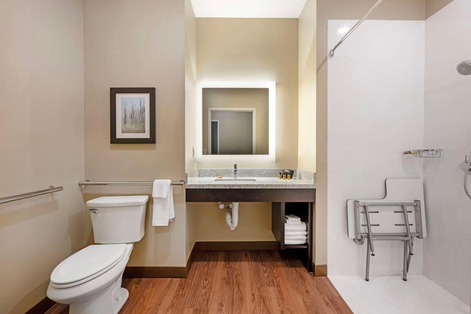 Best Western Plus Lakeview Hotel Madison Екстериор снимка