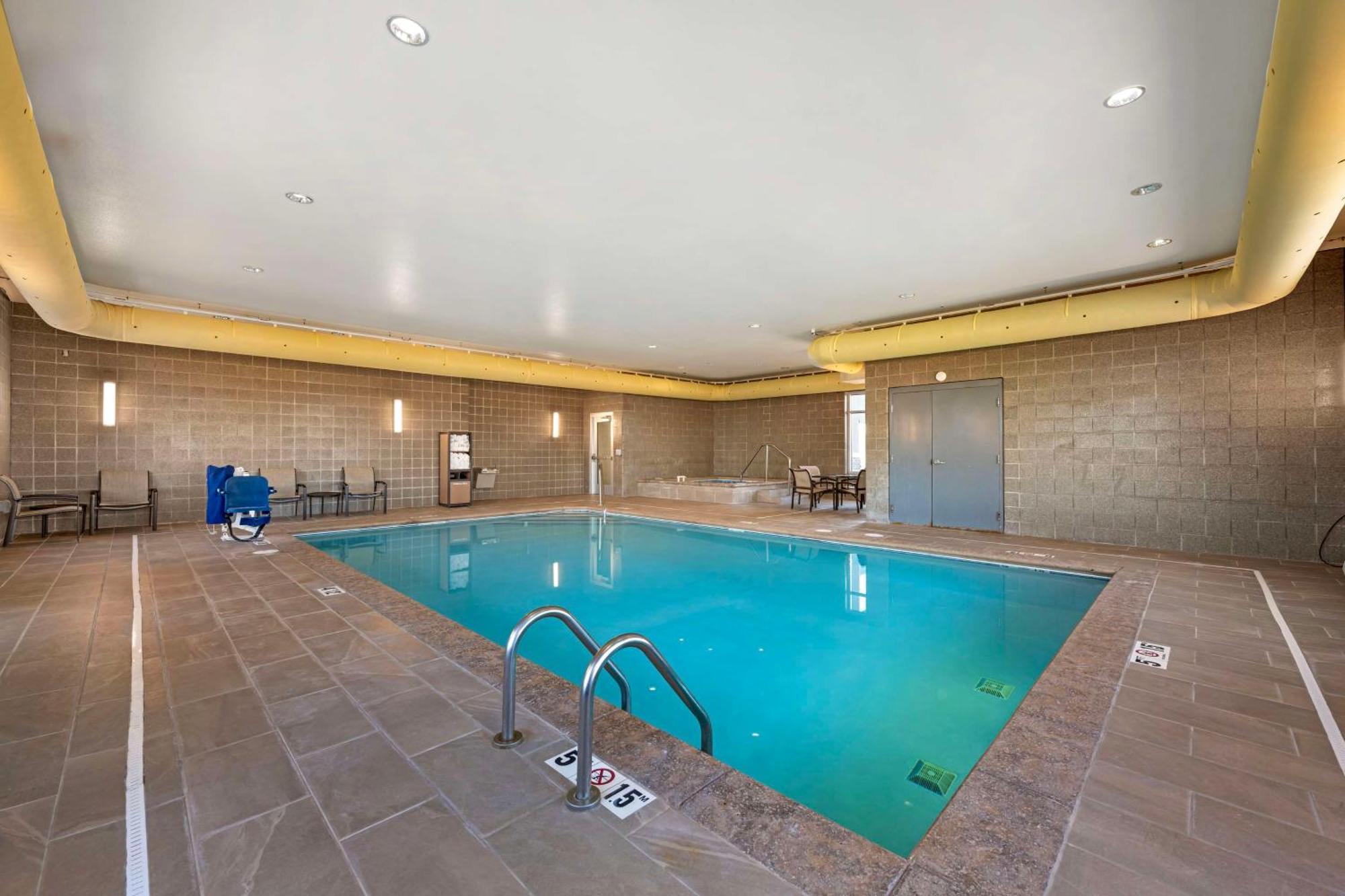 Best Western Plus Lakeview Hotel Madison Екстериор снимка