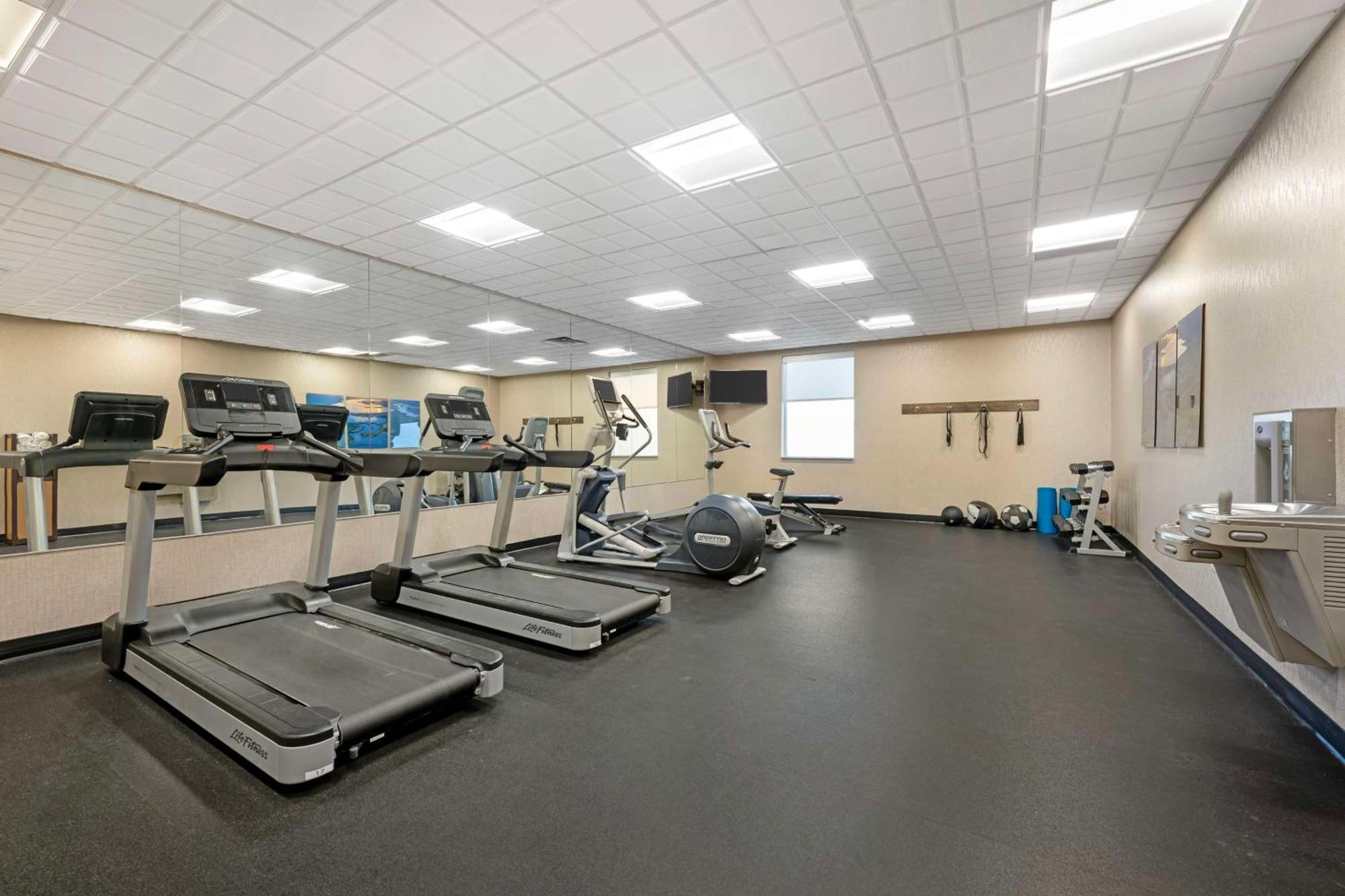 Best Western Plus Lakeview Hotel Madison Екстериор снимка